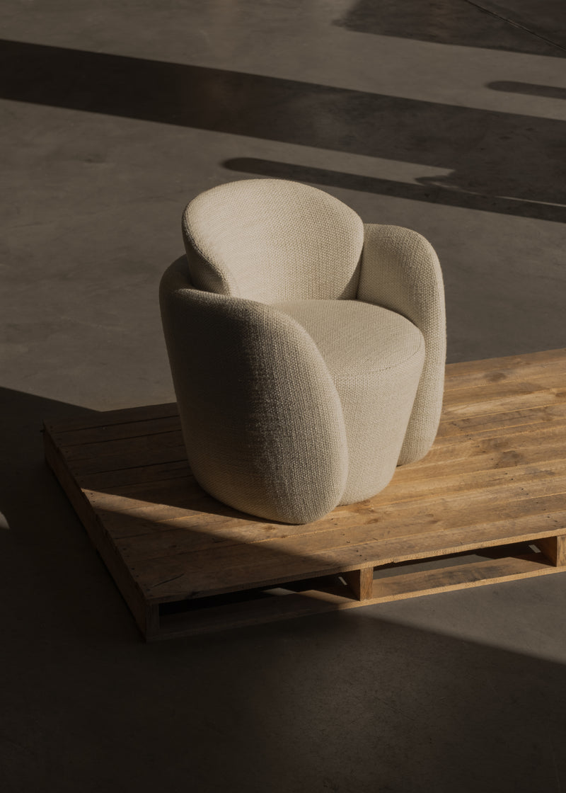 MOMO ARMCHAIR